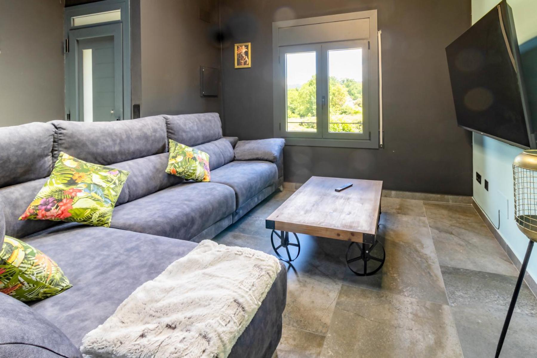 אולות Black House Sorprendente Casa Estilo Industrial מראה חיצוני תמונה