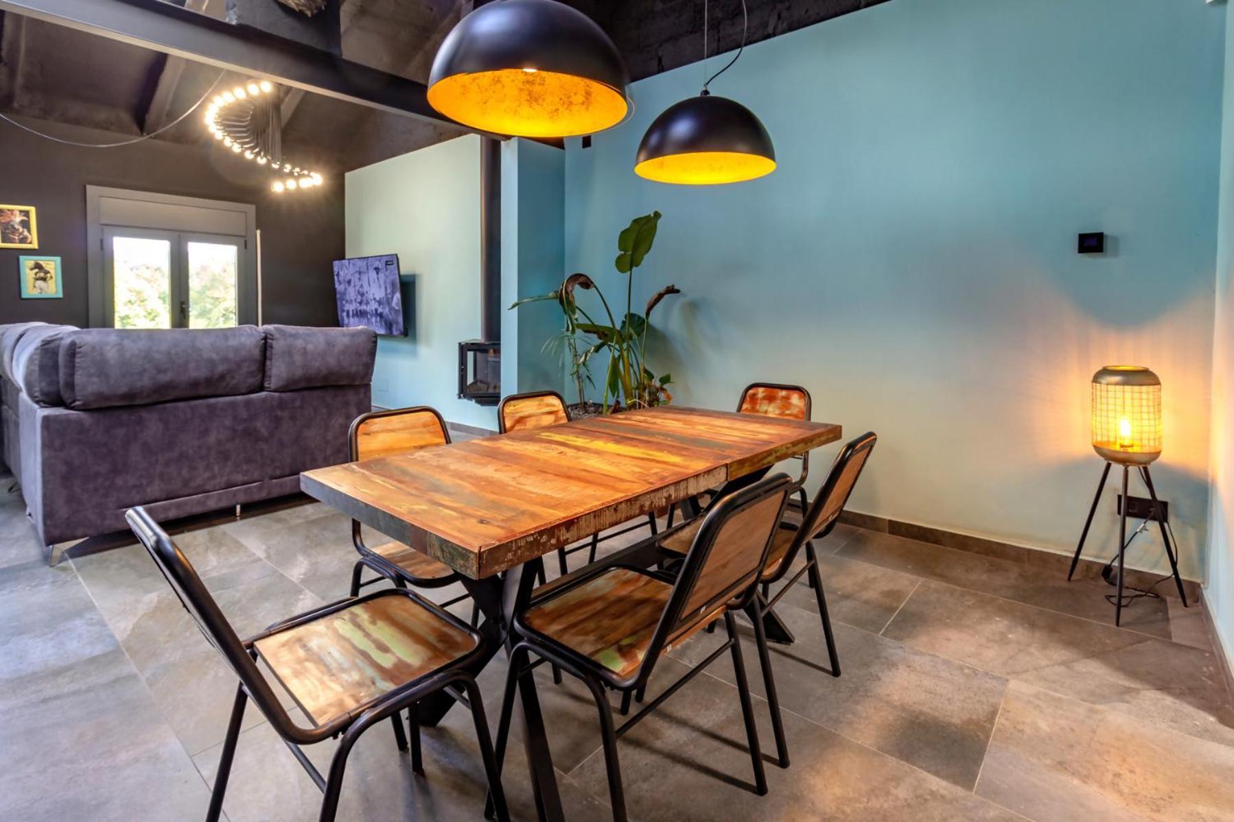 אולות Black House Sorprendente Casa Estilo Industrial מראה חיצוני תמונה