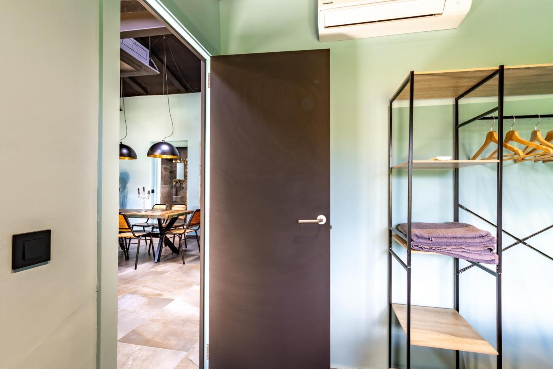 אולות Black House Sorprendente Casa Estilo Industrial מראה חיצוני תמונה
