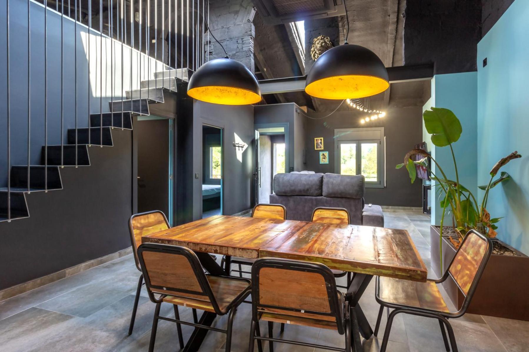 אולות Black House Sorprendente Casa Estilo Industrial מראה חיצוני תמונה